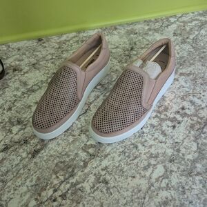 Samuel Hubbard Women's Featherlight Laguna Slip-On sneakers in a light rose or m